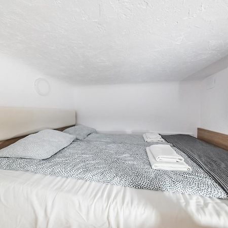 Micro Apartments 2,5 Qm - Najmniejsze Apartamenty Swiata 2,5 Mkw Krakau Exterior foto