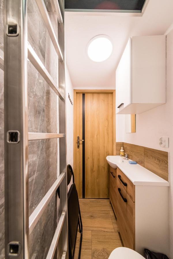 Micro Apartments 2,5 Qm - Najmniejsze Apartamenty Swiata 2,5 Mkw Krakau Exterior foto